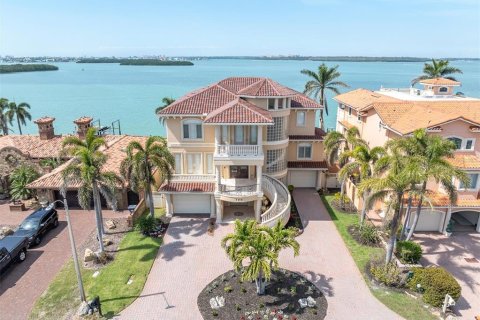 Villa ou maison à vendre à Treasure Island, Floride: 4 chambres, 406.17 m2 № 1585498 - photo 2