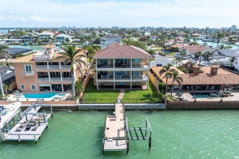 Villa ou maison à vendre à Treasure Island, Floride: 4 chambres, 406.17 m2 № 1585498 - photo 9
