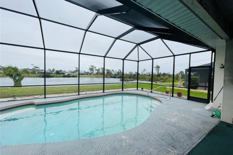 House in Rotonda, Florida 3 bedrooms, 198.72 sq.m. № 890935 - photo 30