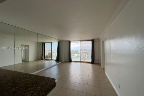 Condo in North Miami, Florida, 2 bedrooms  № 2067444