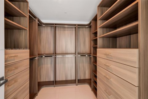 Condominio en venta en Miami, Florida, 4 dormitorios, 147.99 m2 № 2152748 - foto 19