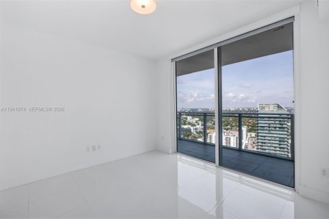 Condominio en venta en Miami, Florida, 4 dormitorios, 147.99 m2 № 2152748 - foto 22