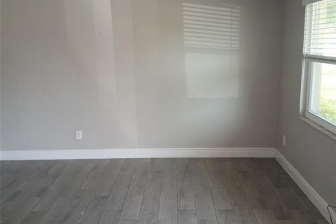 Appartement à louer à Zephyrhills, Floride: 2 chambres, 80.82 m2 № 2118505 - photo 5