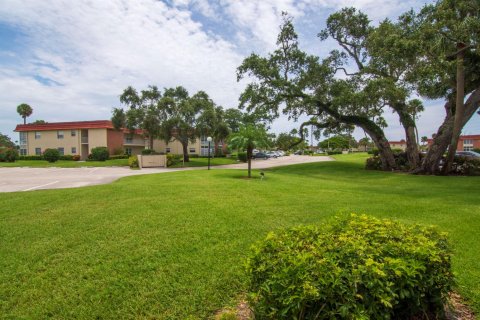 Copropriété à vendre à Vero Beach, Floride: 2 chambres, 92.9 m2 № 2181585 - photo 2