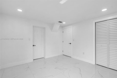Villa ou maison à vendre à North Miami, Floride: 4 chambres, 127.18 m2 № 2085521 - photo 8