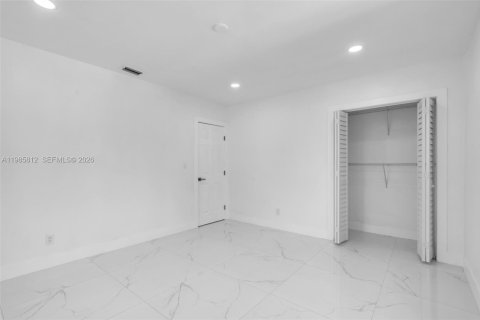 Villa ou maison à vendre à North Miami, Floride: 4 chambres, 127.18 m2 № 2085521 - photo 14