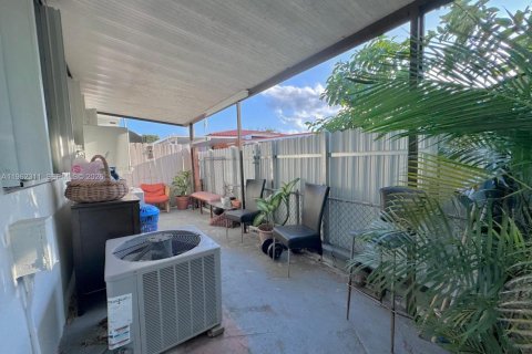 Casa en alquiler en Hialeah, Florida, 2 dormitorios, 194.54 m2 № 2023868 - foto 9