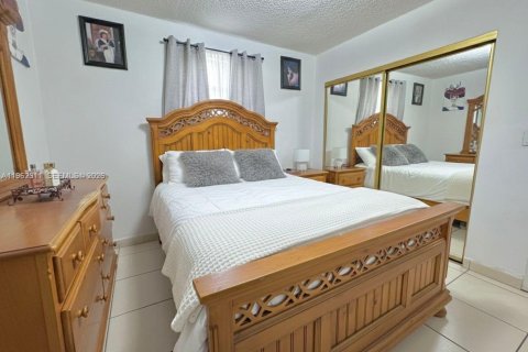 Casa en alquiler en Hialeah, Florida, 2 dormitorios, 194.54 m2 № 2023868 - foto 7