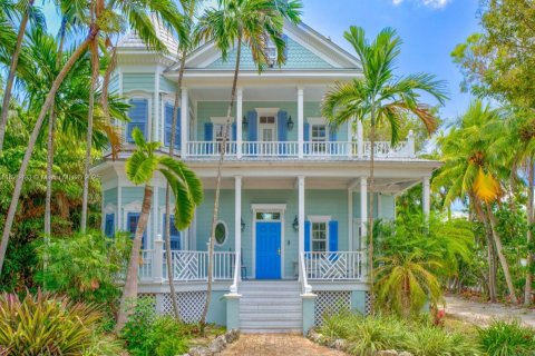House in Islamorada, Village of Islands, Florida 4 bedrooms, 278.8 sq.m. № 1281015 - photo 5
