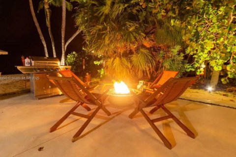 House in Islamorada, Village of Islands, Florida 4 bedrooms, 278.8 sq.m. № 1281015 - photo 22