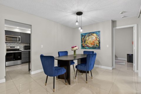 Copropriété à vendre à Coconut Creek, Floride: 2 chambres, 90.86 m2 № 2245604 - photo 6
