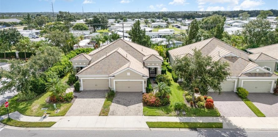 House in Bradenton, Florida 2 bedrooms, 141.58 sq.m. № 1844902