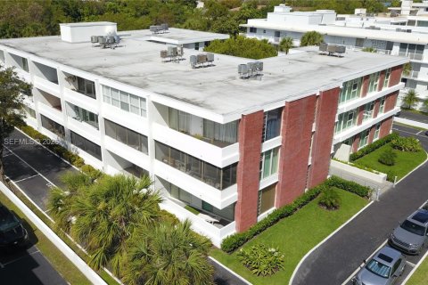 Apartment in Bal Harbour, Florida 1 bedroom, 91.97 sq.m. № 2041035