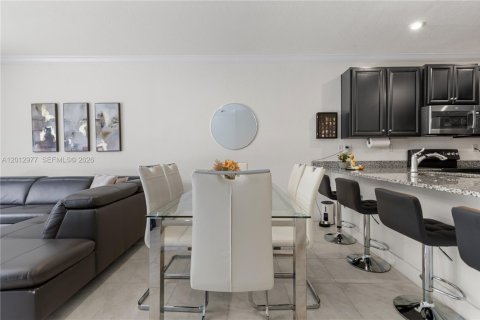 Adosado en venta en Homestead, Florida, 3 dormitorios, 142.14 m2 № 2076146 - foto 5