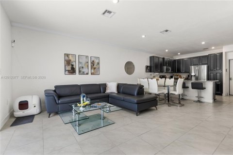 Adosado en Homestead, Florida 3 dormitorios, 142.14 m2 № 2076146
