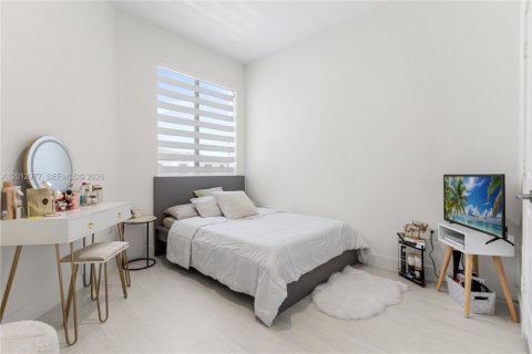 Adosado en venta en Homestead, Florida, 3 dormitorios, 142.14 m2 № 2076146 - foto 13