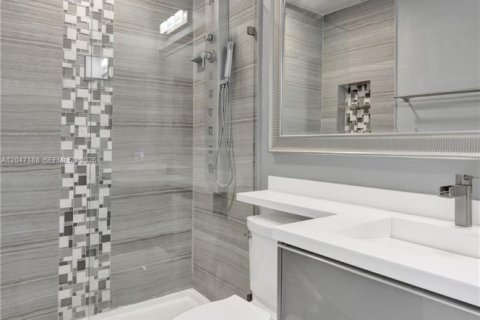 Снять в аренду кондоминиум в Уилтон-Мэнорс, Флорида 2 спальни, 73.21м2, № 2246510 - фото 23