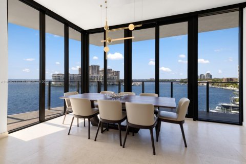 Condo in Miami, Florida, 4 bedrooms  № 1955090 - photo 10