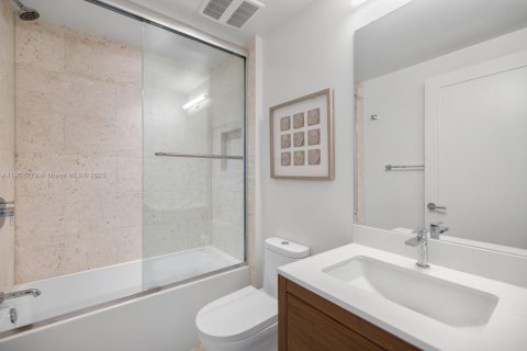 Condo in Miami, Florida, 4 bedrooms  № 1955090 - photo 30