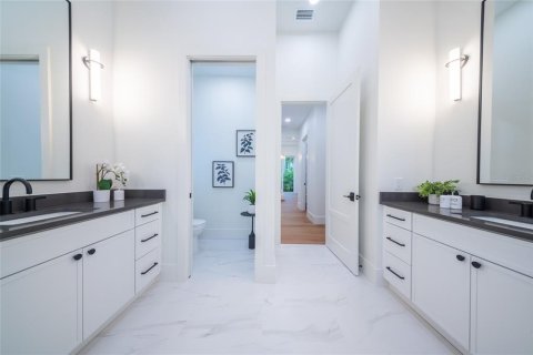 Купить виллу или дом в Сарасота, Флорида 10 комнат, 311.78м2, № 1246820 - фото 20