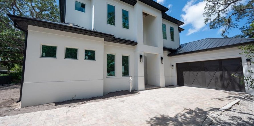 House in Sarasota, Florida 5 bedrooms, 311.78 sq.m. № 1246820