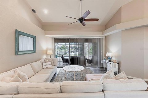 House in Punta Gorda, Florida 3 bedrooms, 255.67 sq.m. № 1907908 - photo 6