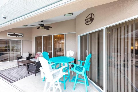 House in Punta Gorda, Florida 3 bedrooms, 255.67 sq.m. № 1907908 - photo 27