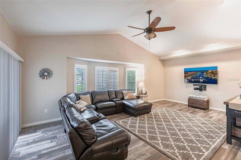House in Punta Gorda, Florida 3 bedrooms, 255.67 sq.m. № 1907908 - photo 14