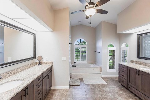 House in Punta Gorda, Florida 3 bedrooms, 255.67 sq.m. № 1907908 - photo 17