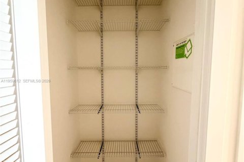 Copropriété à louer à Miami, Floride: 1 chambre, 87.79 m2 № 2022208 - photo 3