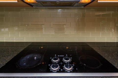 Copropriété à louer à Miami, Floride: 1 chambre, 87.79 m2 № 2022208 - photo 10