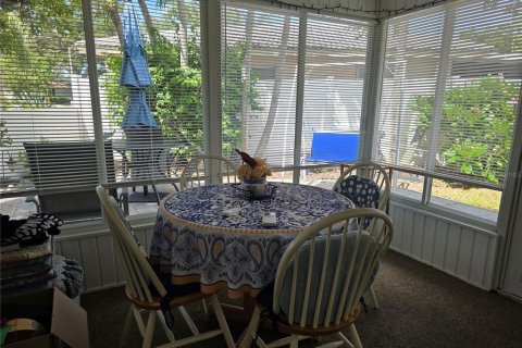 Villa ou maison à louer à Seminole, Floride: 2 chambres, 130.06 m2 № 2388145 - photo 11
