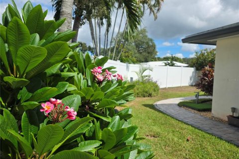 Villa ou maison à louer à Seminole, Floride: 2 chambres, 130.06 m2 № 2388145 - photo 15