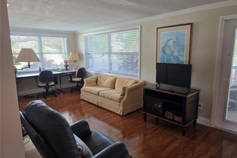 Villa ou maison à louer à Seminole, Floride: 2 chambres, 130.06 m2 № 2388145 - photo 25