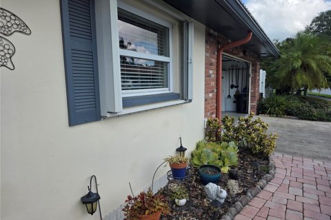 Villa ou maison à louer à Seminole, Floride: 2 chambres, 130.06 m2 № 2388145 - photo 4