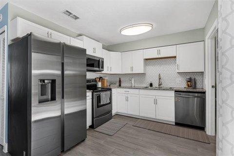 Townhouse in Altamonte Springs, Florida 2 bedrooms, 89.74 sq.m. № 1760525 - photo 13