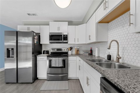 Townhouse in Altamonte Springs, Florida 2 bedrooms, 89.74 sq.m. № 1760525 - photo 14
