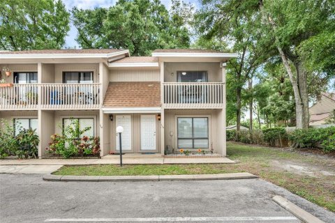 Townhouse in Altamonte Springs, Florida 2 bedrooms, 89.74 sq.m. № 1760525 - photo 1