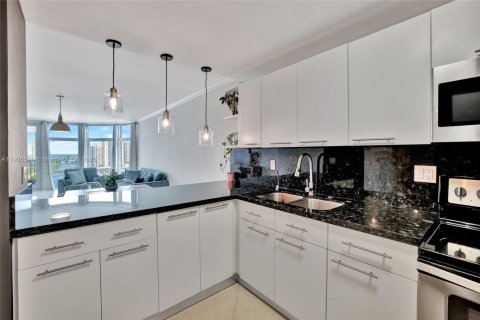 Copropriété à louer à Aventura, Floride: 1 chambre, 84.82 m2 № 1957091 - photo 3