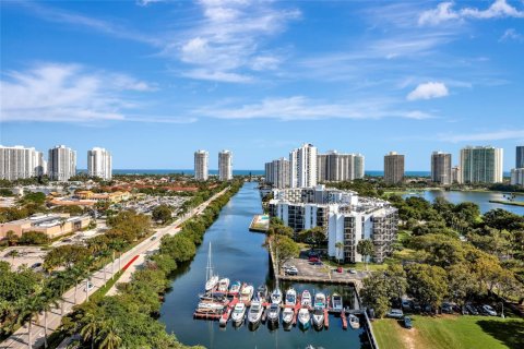 Copropriété à louer à Aventura, Floride: 1 chambre, 84.82 m2 № 1957091 - photo 12