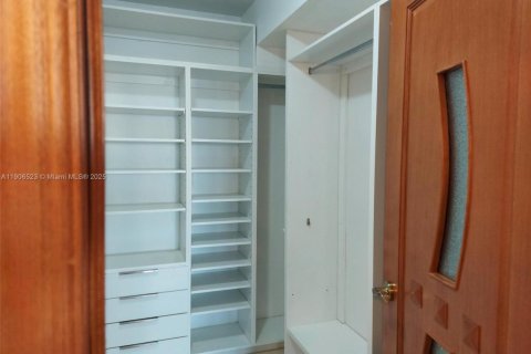 Copropriété à louer à Aventura, Floride: 1 chambre, 84.82 m2 № 1957091 - photo 18