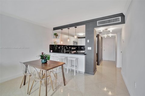 Copropriété à louer à Aventura, Floride: 1 chambre, 84.82 m2 № 1957091 - photo 1