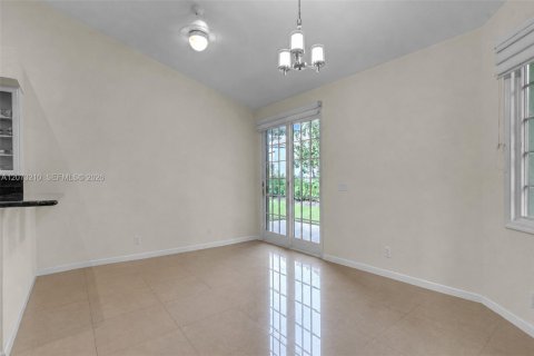House in Pembroke Pines, Florida 4 bedrooms, 250.37 sq.m. № 2307354 - photo 19