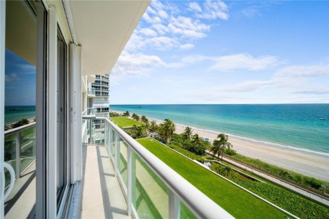 Condo in Hollywood, Florida, 2 bedrooms  № 2173163 - photo 14