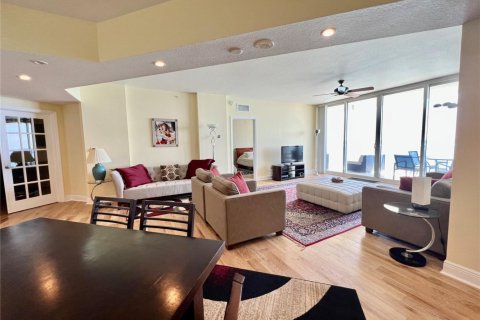 Condo in Hollywood, Florida, 2 bedrooms  № 2173163 - photo 4