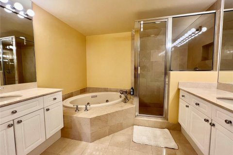 Condo in Hollywood, Florida, 2 bedrooms  № 2173163 - photo 8
