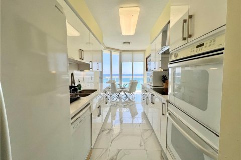 Condo in Hollywood, Florida, 2 bedrooms  № 2173163 - photo 5