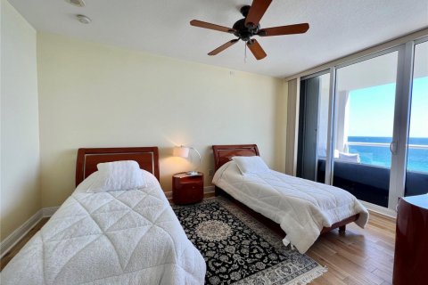 Condo in Hollywood, Florida, 2 bedrooms  № 2173163 - photo 27