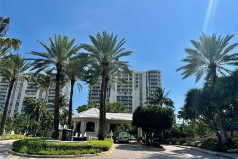 Condo in Hollywood, Florida, 2 bedrooms  № 2173163 - photo 9