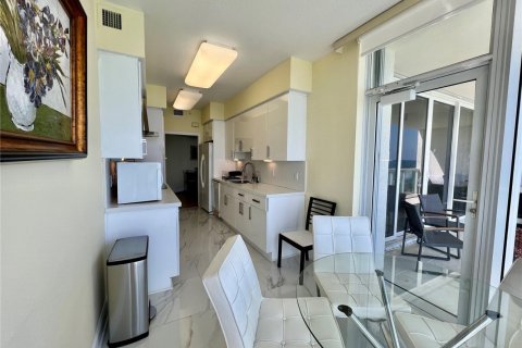 Condo in Hollywood, Florida, 2 bedrooms  № 2173163 - photo 6